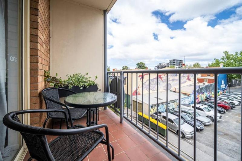 Sage on Bewes - Relaxed CBD Base with Tennis Court - image 14