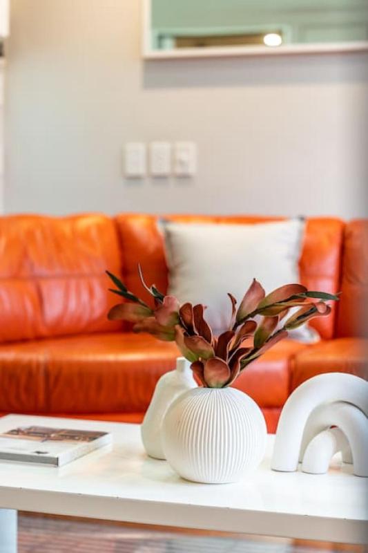 Huttside - Comfortable CBD Stay near Parklands - image 13