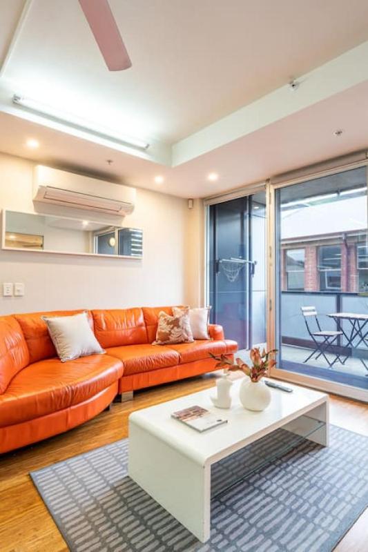 Huttside - Comfortable CBD Stay near Parklands - image 7