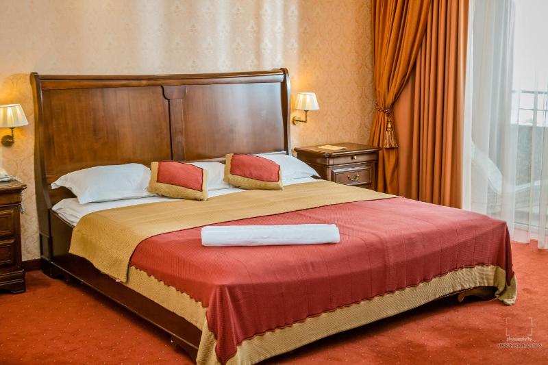 Junior Suite with Balcony and Sea View image 2