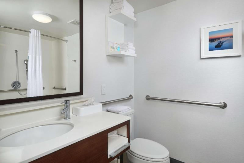 King Room - Mobility Access/Non-Smoking image 2