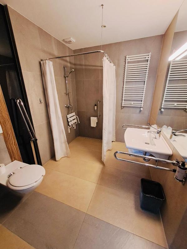King Room image 2