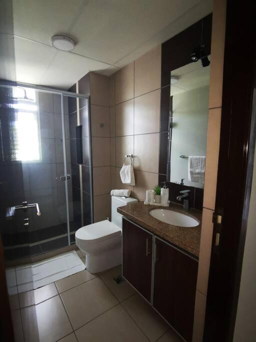 Hermoso departamento 91 MT2 PISCINA GRANDE y lindas áreas comunes - image 10