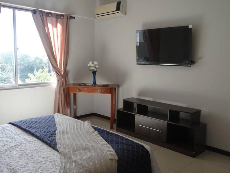 Hermoso departamento 91 MT2 PISCINA GRANDE y lindas áreas comunes - image 14