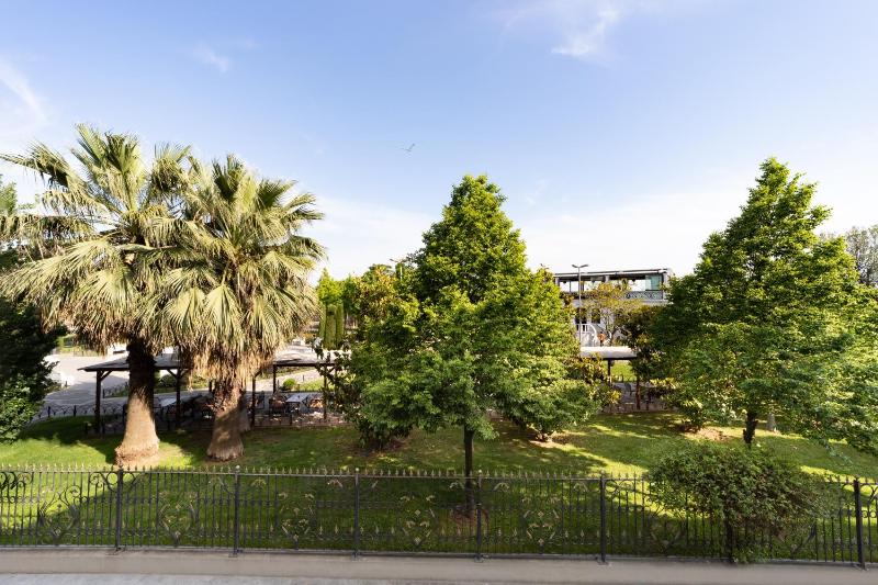 Recital Park Hotel - image 11