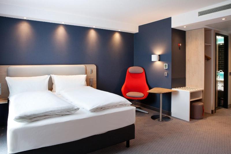 Standard Room image 3