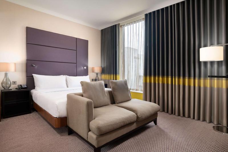One-Bedroom King Suite image 4