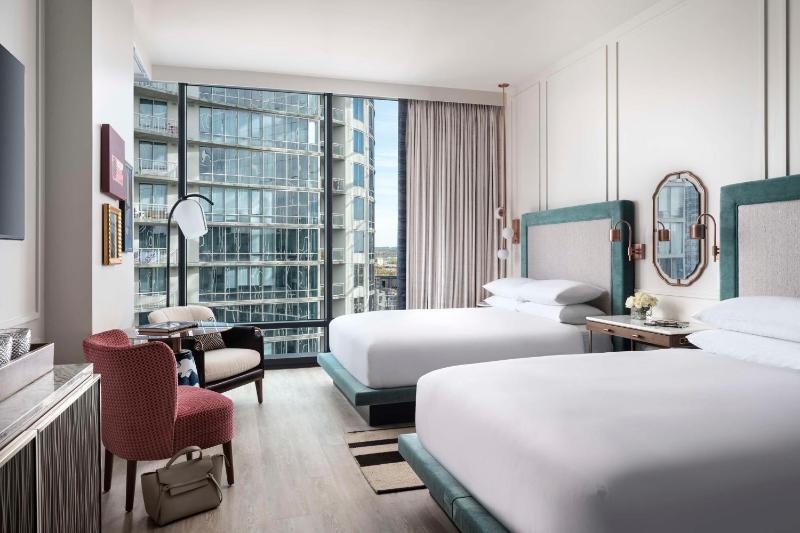 Queen Room with Two Queen Beds and City View image 2