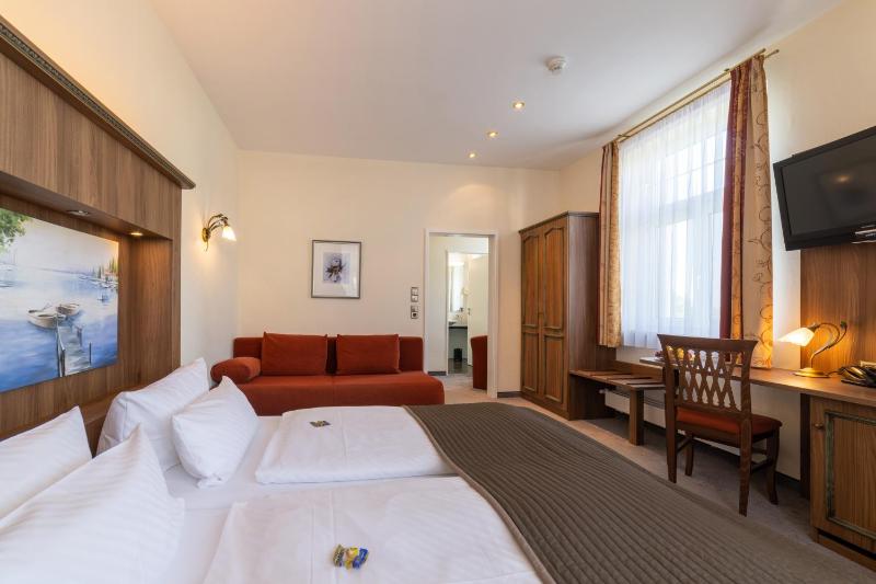 Superior Double Room image 2