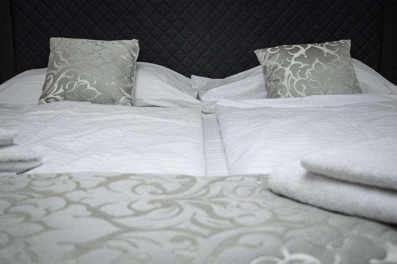 Double Room image 3