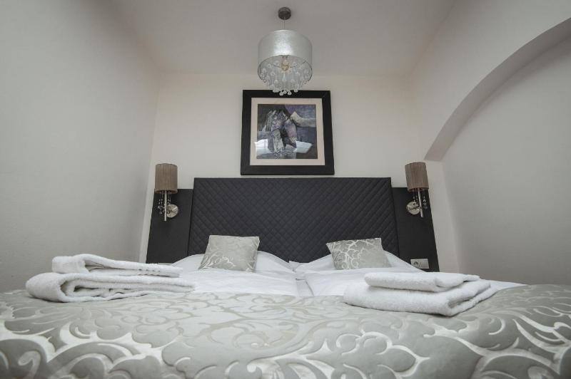 Double Room image 1