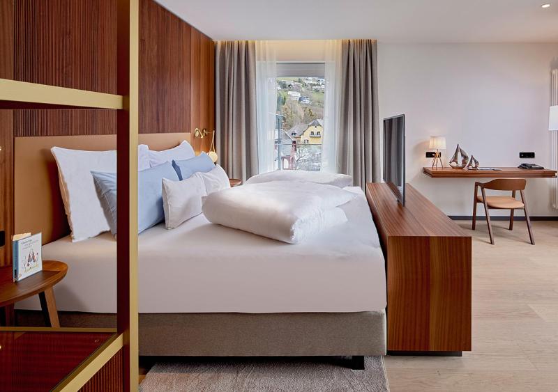 Suite with Lake View image 1