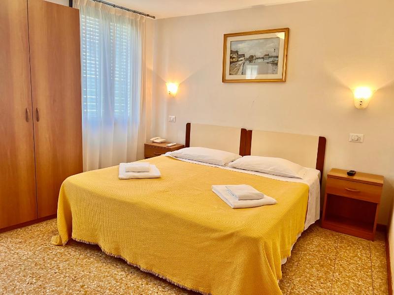 Double or Twin Room with Canal View image 1