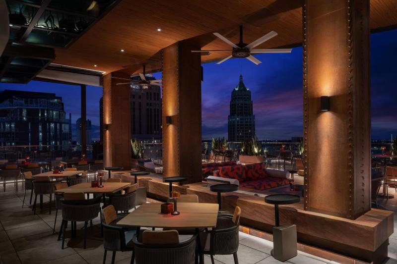 Element by Marriott San Antonio Riverwalk - image 12