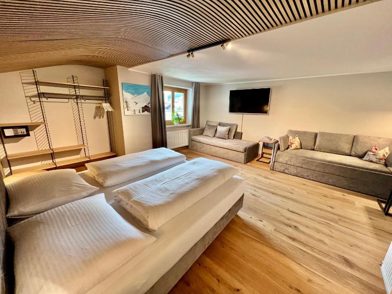 Comfort Triple Room image 1