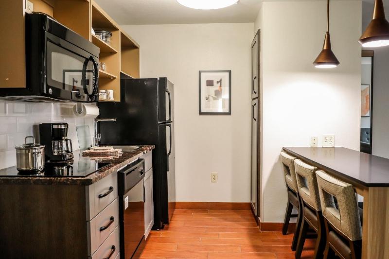 One-Bedroom King Suite image 4