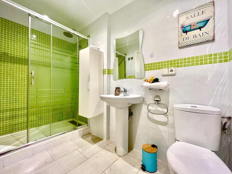 San Francisco Home by Gloove - image 21