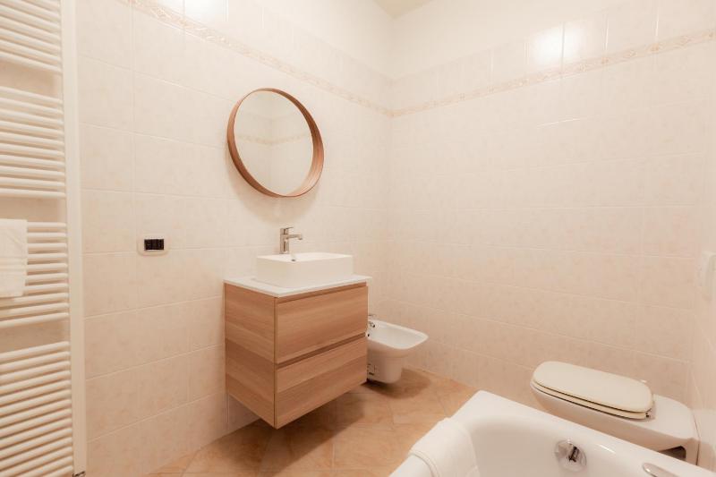 Porta Torre Como Apartment - By Relais Di Giada - image 11