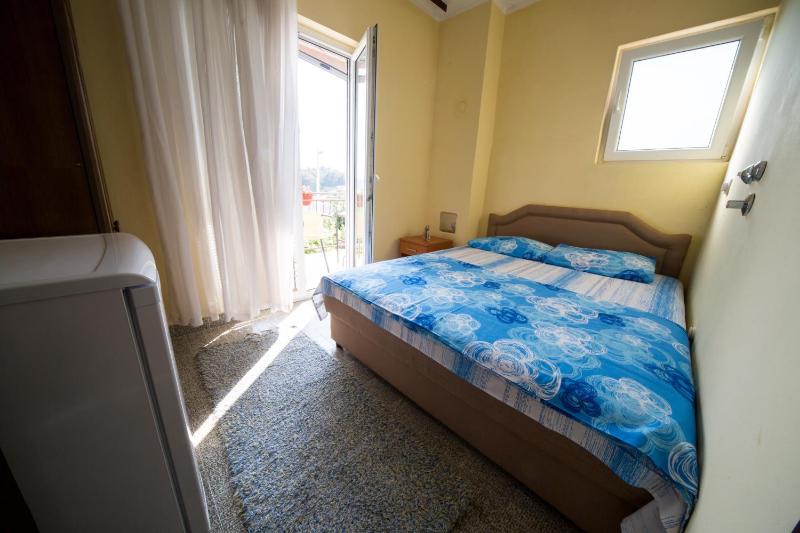 Double Room with Shared Bathroom image 1