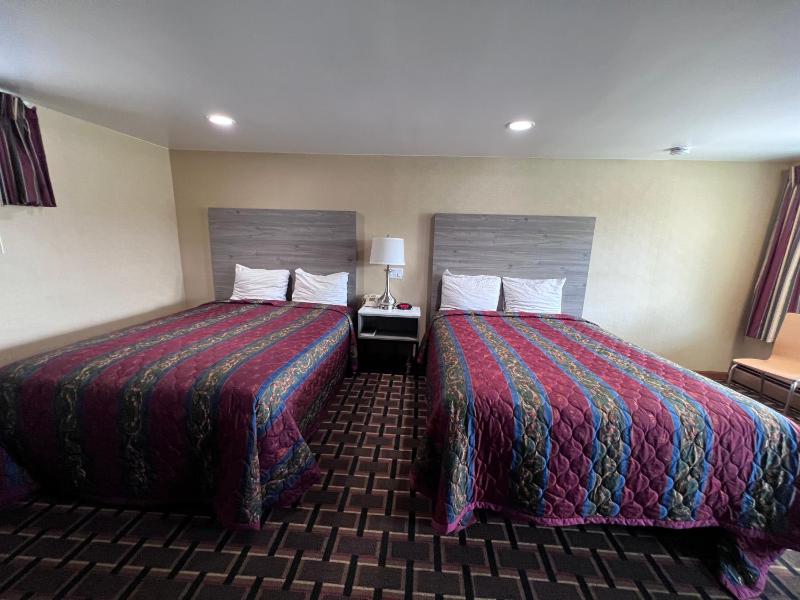 Double Room with Two Double Beds - Non-Smoking image 4