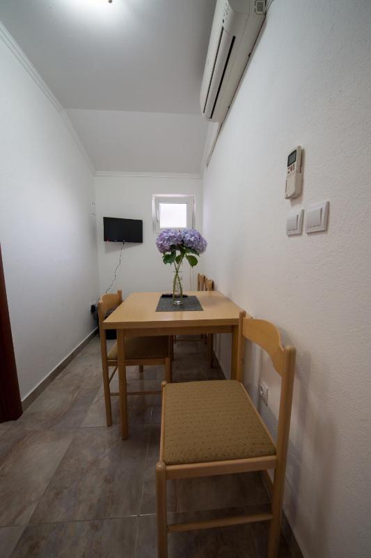 Two-Bedroom Apartment with Balcony and Garden View image 4