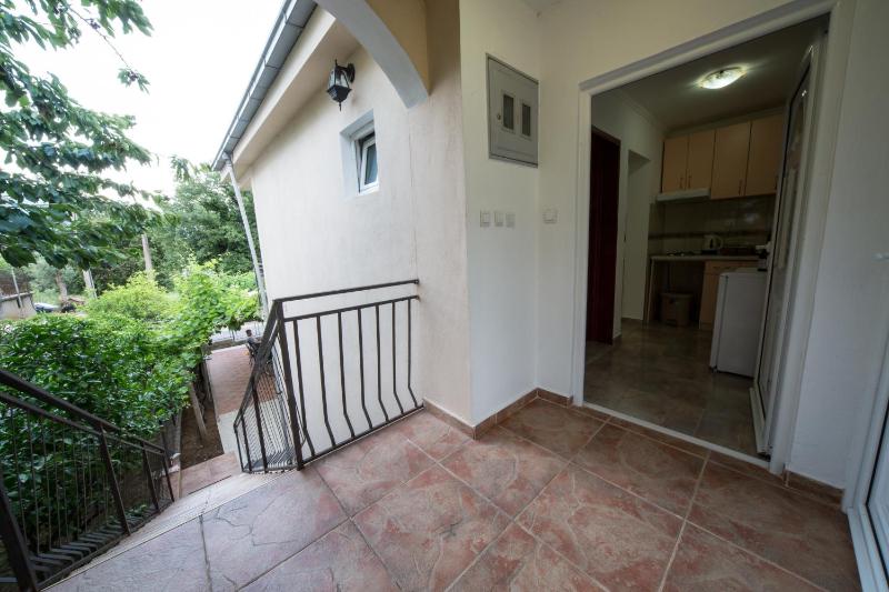 Two-Bedroom Apartment with Balcony and Sea View image 3