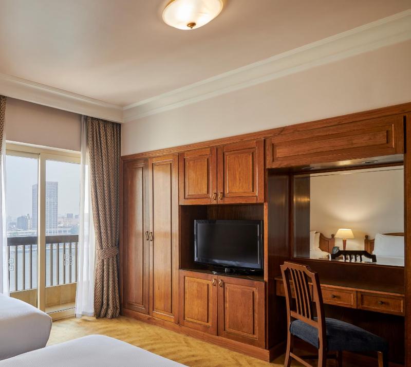 Twin Deluxe Room with Side Nile View