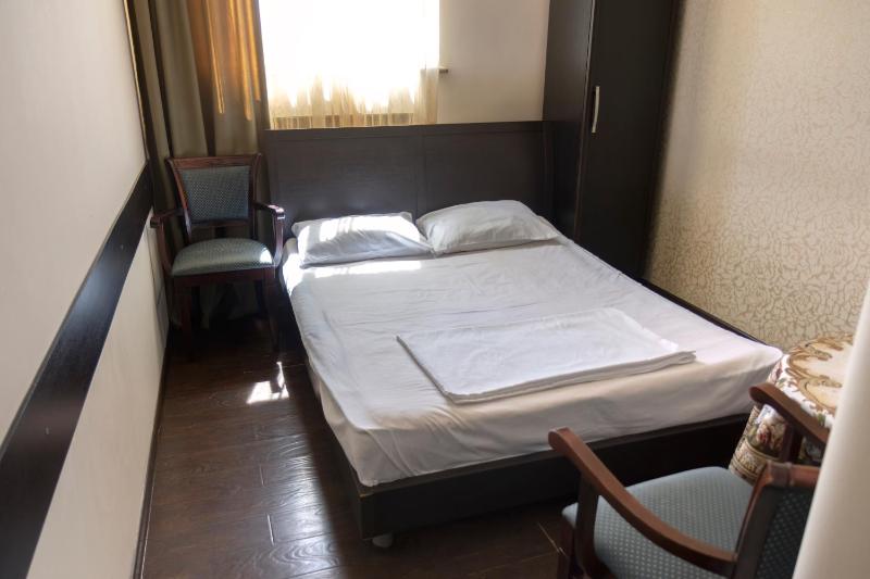 Deluxe Double Room image 2