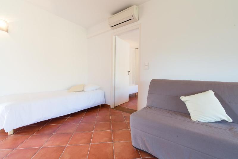 One-Bedroom Apartment (4-6 Adults) image 4