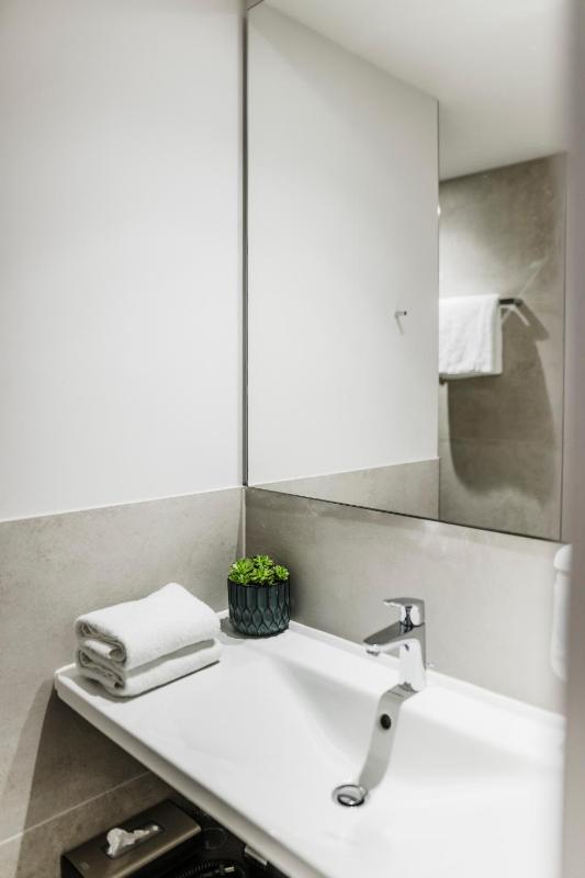 Double Room image 2