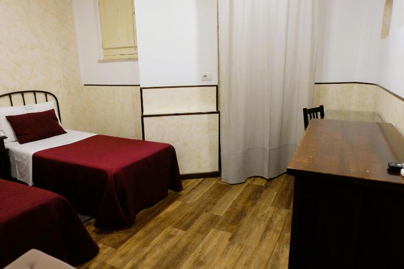 Twin Room with Terrace image 3