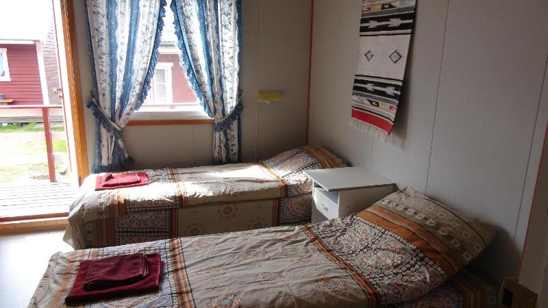 Budget Twin Room image 4