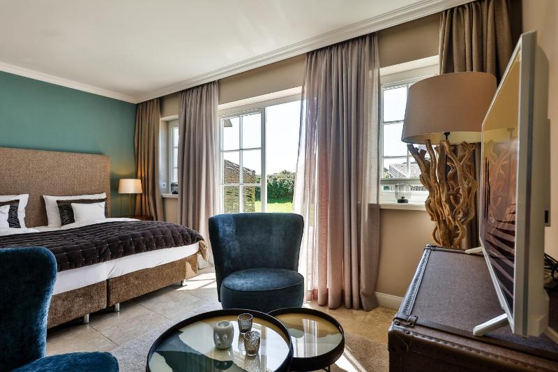 Suite -4 Guests image 1