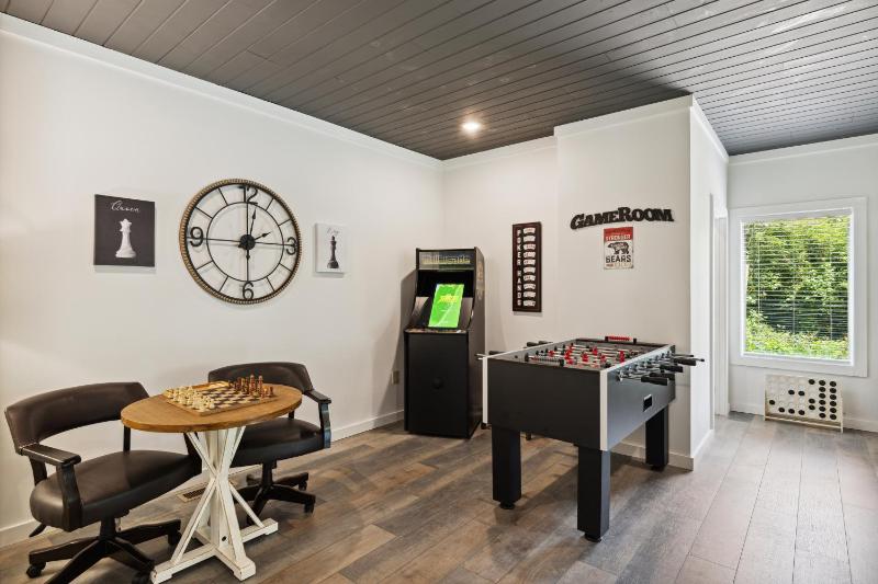 Sunset Chalet cabin - image 12