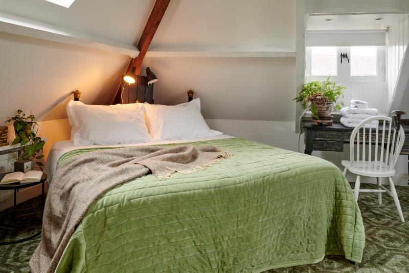 Deluxe Double Room with Shower image 1