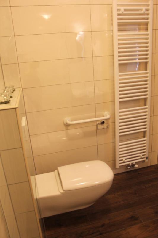 Standard Quadruple Room image 4