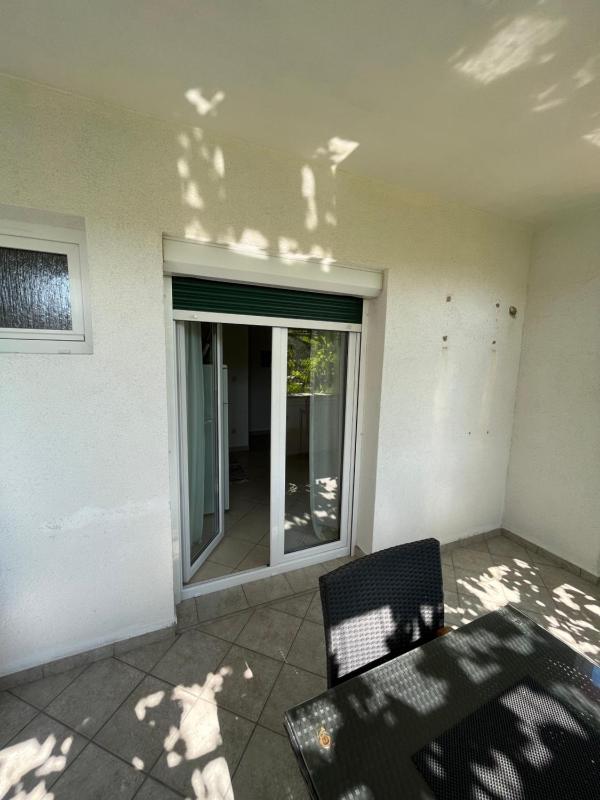 One-Bedroom Apartment image 3