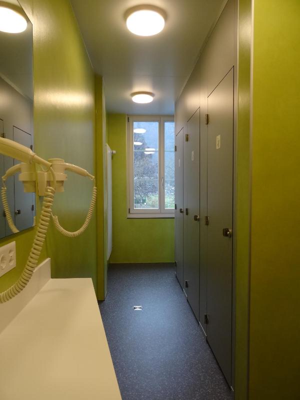 Single Bed in 7-Bed Mixed Dormitory Room with Shared Bathroom  image 1