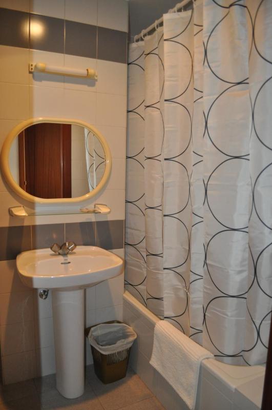 Double or Twin Room image 3