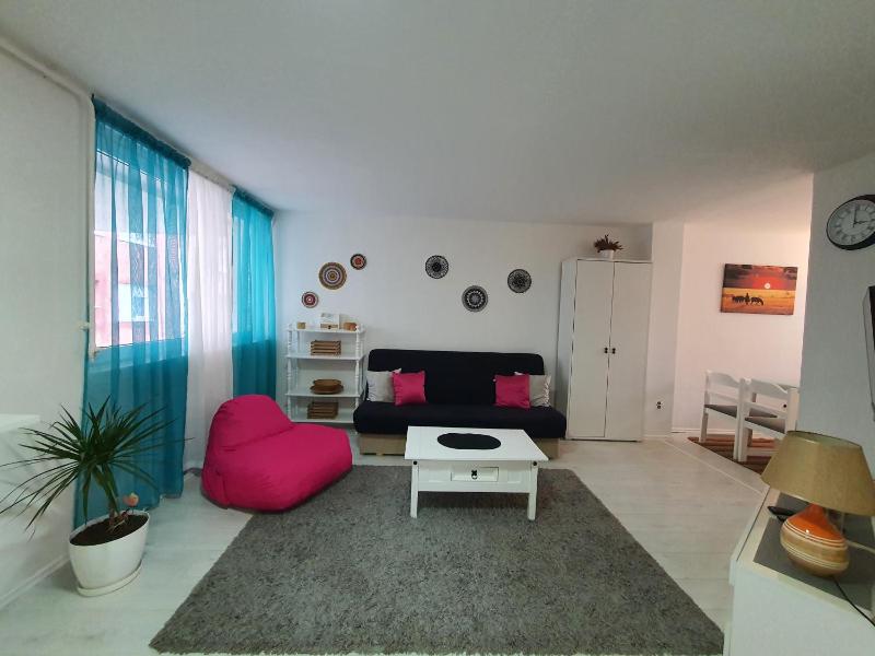 Studio apartment MA - image 1