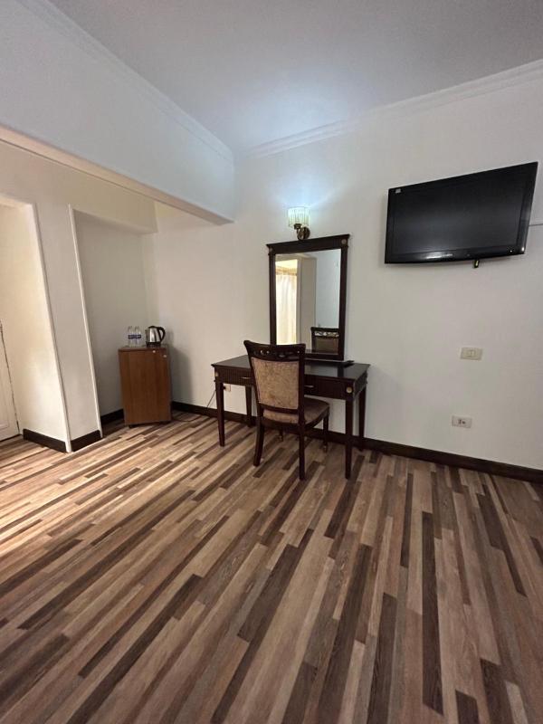 The New Garden Palace Hotel - image 9