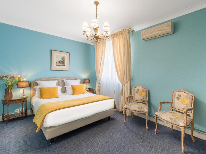 Standard Double Room image 4
