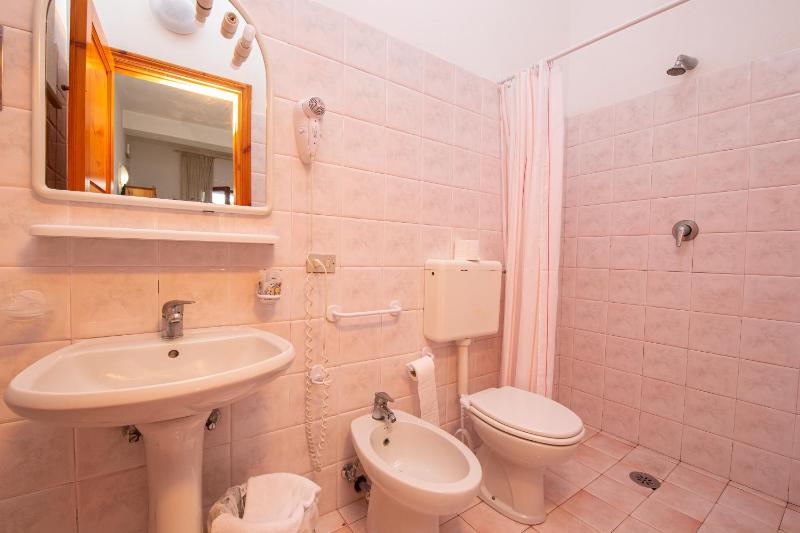 Studio Apartment image 2