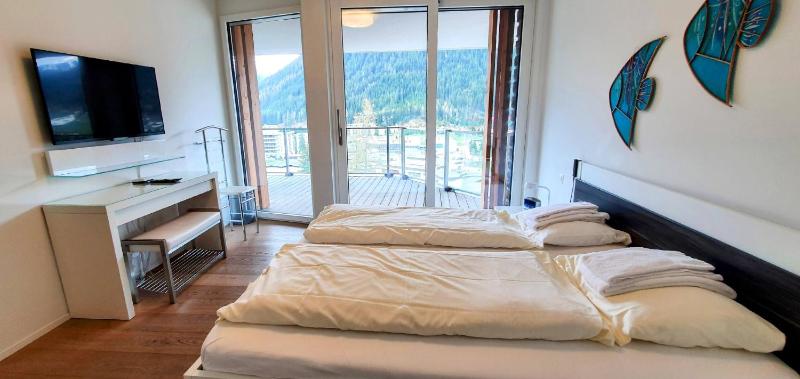 Apartment with Mountain View image 4