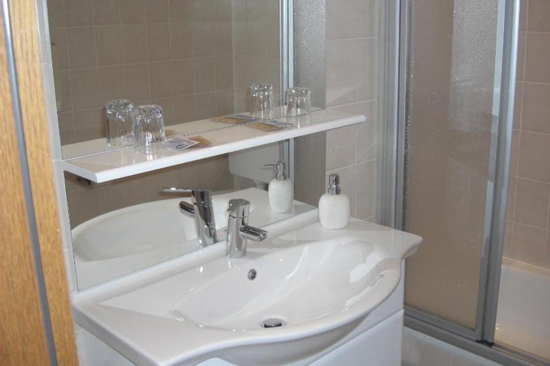 Single Room image 2