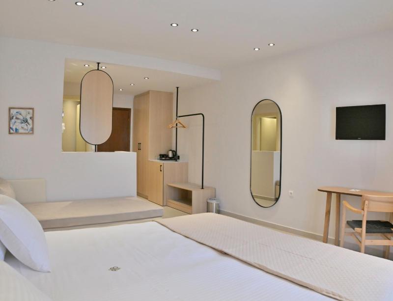 Double Room Side Sea View image 3