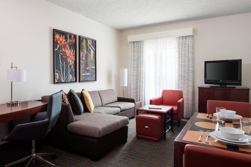 One-Bedroom King Suite image 4