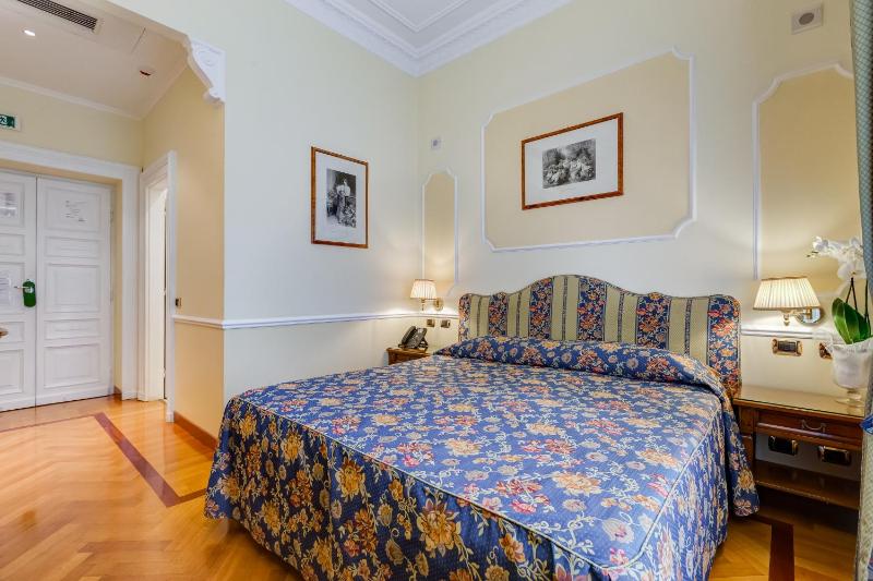 Double or Twin Room image 3
