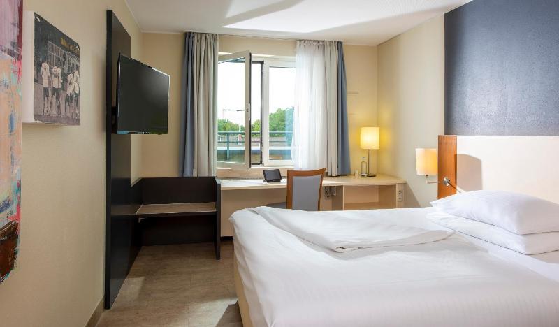 Essential Room With Single Bed image 4