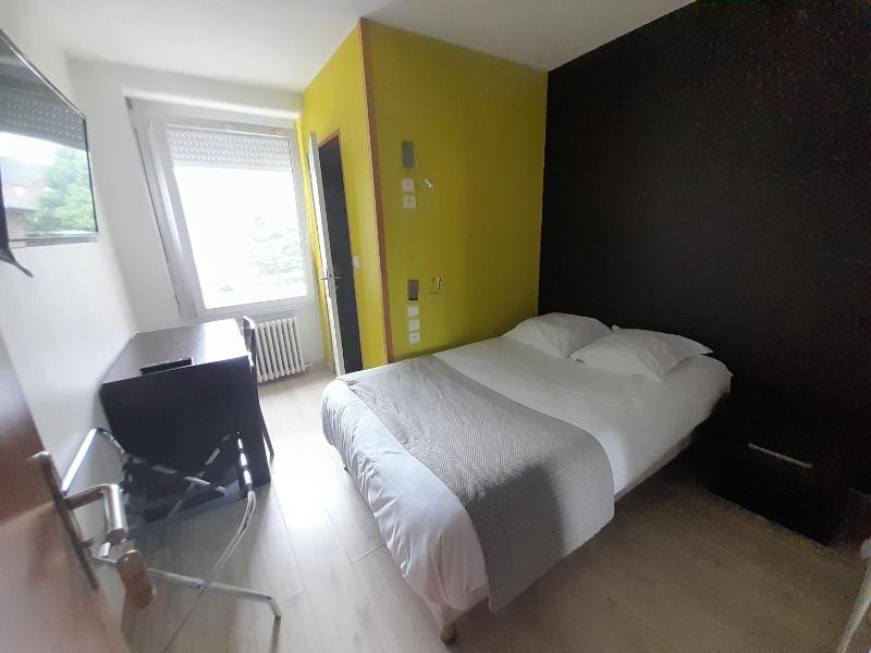 Economy Double Room image 3